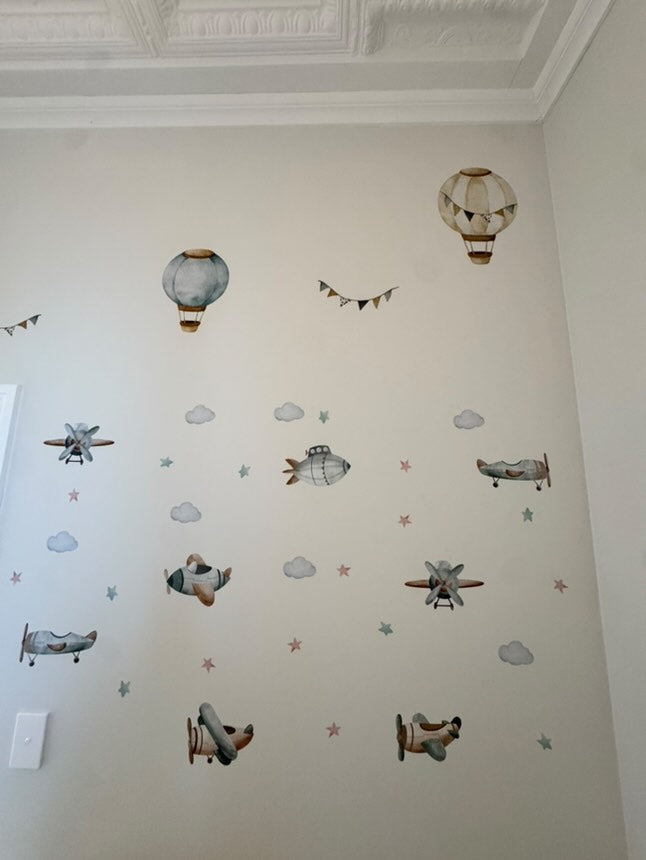vintage-hot-air-balloon-decals-for-kids-bedroom